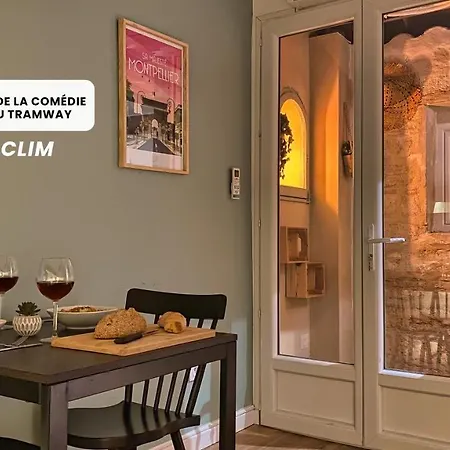 # CLIM - TRAM - Centre ville - Sous les toits # Montpellier Extérieur photo